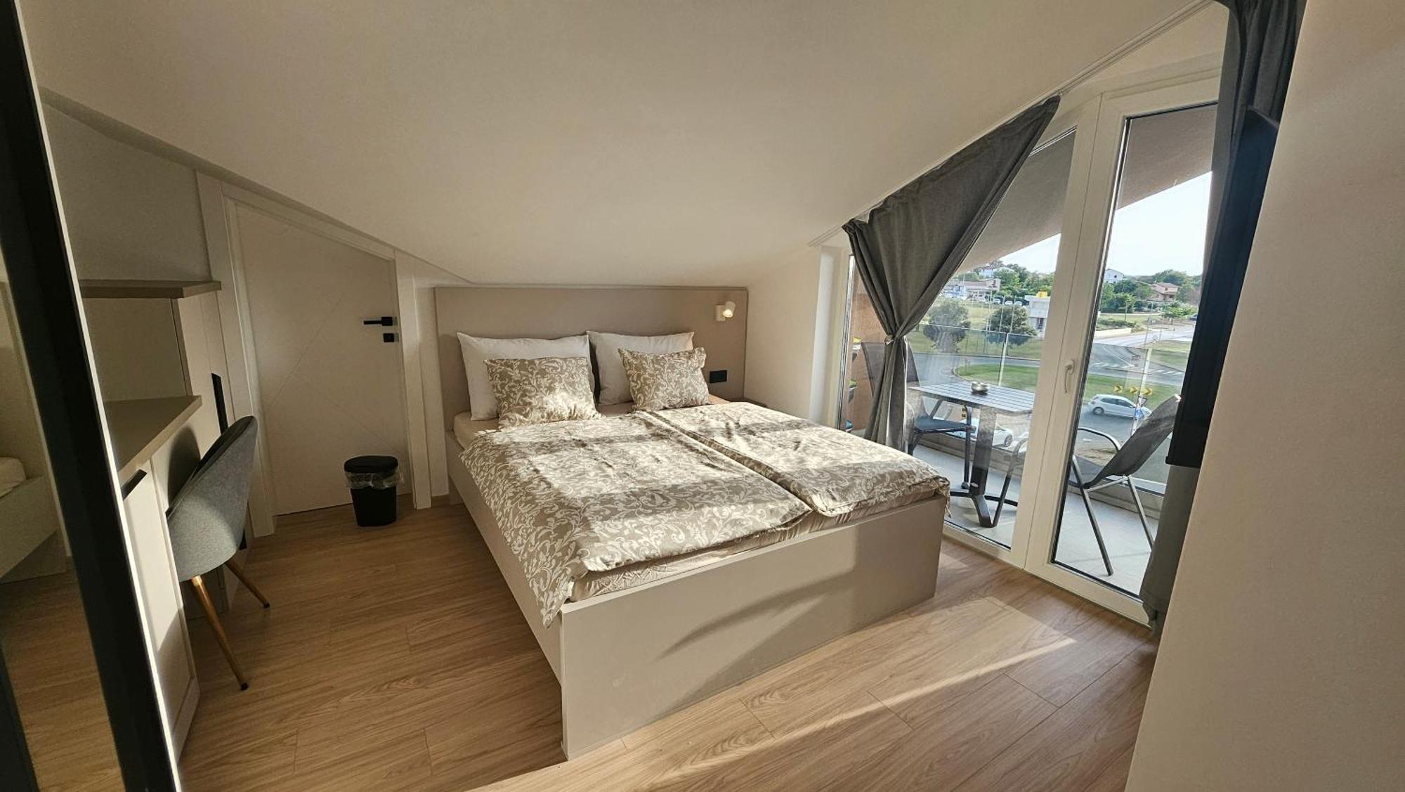 Richi Rooms & App Funtana Exterior photo
